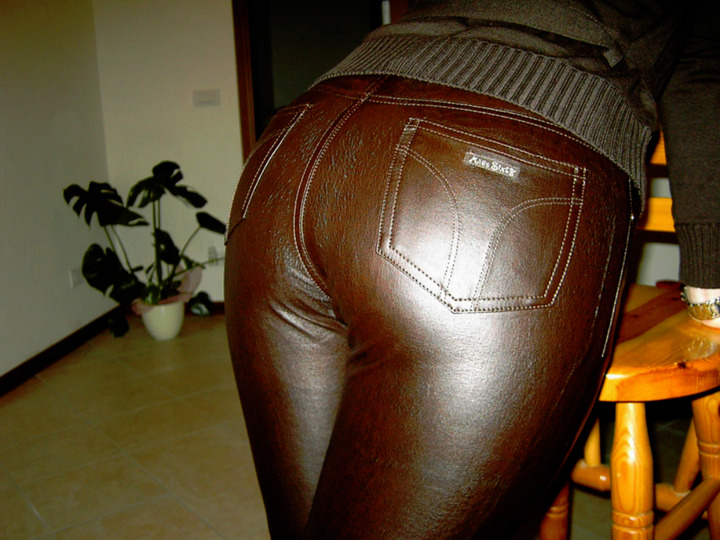 коричневые кожаные брюки